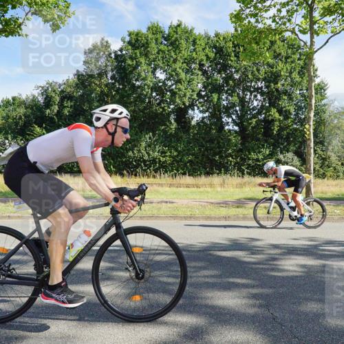 09.08.2026 - GEWOBA Citytriathlon Bremen Michael Burmester http://msf.ph/oto/9957731 09.08.2026 10:25:33 Radfahren 301, 323, 336, 345, 376, 427 meine-sportfotos.de