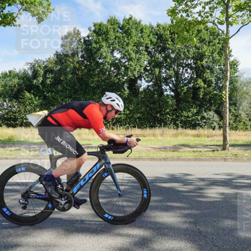 09.08.2026 - GEWOBA Citytriathlon Bremen Michael Burmester http://msf.ph/oto/9957737 09.08.2026 10:25:50 Radfahren 322, 372 meine-sportfotos.de