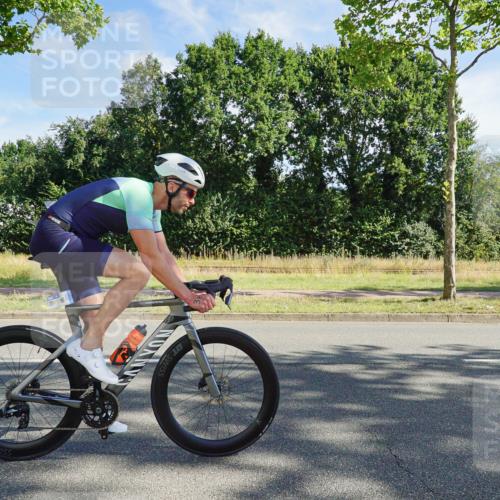09.08.2026 - GEWOBA Citytriathlon Bremen Michael Burmester http://msf.ph/oto/9957744 09.08.2026 10:26:03 Radfahren 322, 372, 389, 416 meine-sportfotos.de