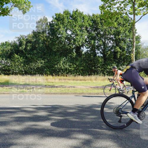 09.08.2026 - GEWOBA Citytriathlon Bremen Michael Burmester http://msf.ph/oto/9957751 09.08.2026 10:26:19 Radfahren 293, 318, 378, 398, 402 meine-sportfotos.de