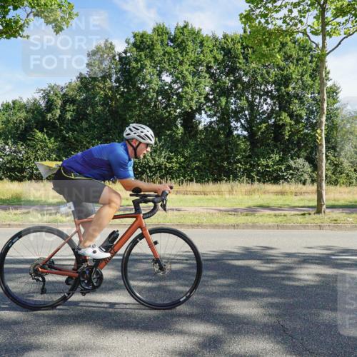09.08.2026 - GEWOBA Citytriathlon Bremen Michael Burmester http://msf.ph/oto/9957758 09.08.2026 10:26:35 Radfahren 296, 318, 383, 402 meine-sportfotos.de