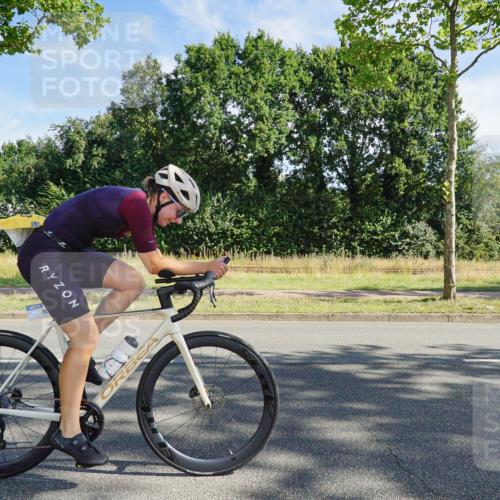 09.08.2026 - GEWOBA Citytriathlon Bremen Michael Burmester http://msf.ph/oto/9957762 09.08.2026 10:26:44 Radfahren 290, 296, 315, 319, 383, 463 meine-sportfotos.de