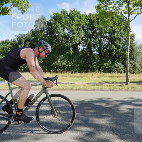 09.08.2026 - GEWOBA Citytriathlon Bremen Michael Burmester http://msf.ph/oto/9957799 09.08.2026 10:28:28 Radfahren 329, 332, 340, 362, 502 meine-sportfotos.de