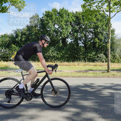 09.08.2026 - GEWOBA Citytriathlon Bremen Michael Burmester http://msf.ph/oto/9957801 09.08.2026 10:28:32 Radfahren 329, 332, 340, 362, 369, 502 meine-sportfotos.de