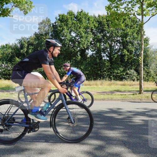 09.08.2026 - GEWOBA Citytriathlon Bremen Michael Burmester http://msf.ph/oto/9957804 09.08.2026 10:28:35 Radfahren 329, 332, 340, 362, 369 meine-sportfotos.de