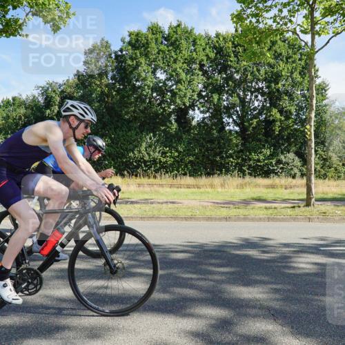 09.08.2026 - GEWOBA Citytriathlon Bremen Michael Burmester http://msf.ph/oto/9957814 09.08.2026 10:28:54 Radfahren 356, 394, 437, 465, 517, 519 meine-sportfotos.de