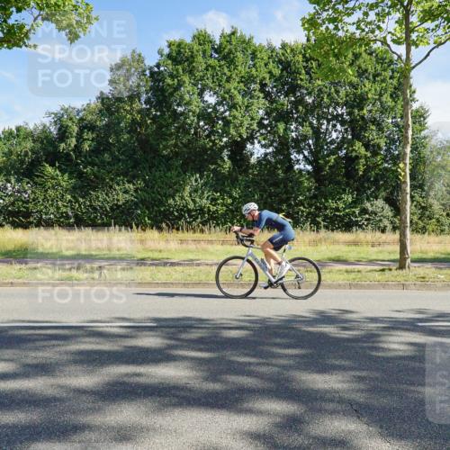 09.08.2026 - GEWOBA Citytriathlon Bremen Michael Burmester http://msf.ph/oto/9957816 09.08.2026 10:28:55 Radfahren 356, 394, 437, 465, 517, 519 meine-sportfotos.de