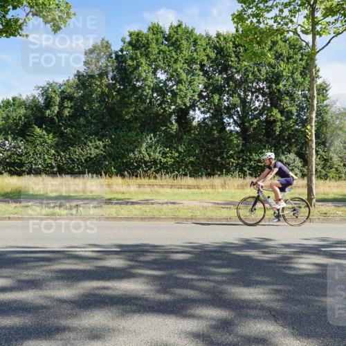 09.08.2026 - GEWOBA Citytriathlon Bremen Michael Burmester http://msf.ph/oto/9957817 09.08.2026 10:28:56 Radfahren 356, 394, 437, 465, 517, 519 meine-sportfotos.de