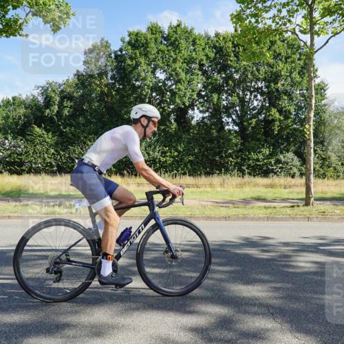 09.08.2026 - GEWOBA Citytriathlon Bremen Michael Burmester http://msf.ph/oto/9957831 09.08.2026 10:29:17 Radfahren 325, 327, 343, 352, 355, 359, 392, 396, 408, 478 meine-sportfotos.de