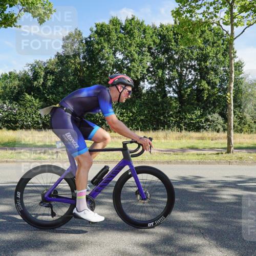 09.08.2026 - GEWOBA Citytriathlon Bremen Michael Burmester http://msf.ph/oto/9957832 09.08.2026 10:29:20 Radfahren 325, 327, 352, 355, 359, 396, 408, 478 meine-sportfotos.de