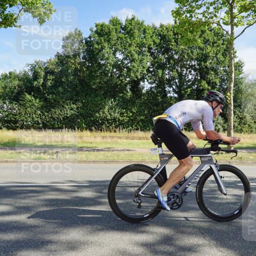 09.08.2026 - GEWOBA Citytriathlon Bremen Michael Burmester http://msf.ph/oto/9957834 09.08.2026 10:29:22 Radfahren 327, 352, 355, 359, 396, 408, 478 meine-sportfotos.de