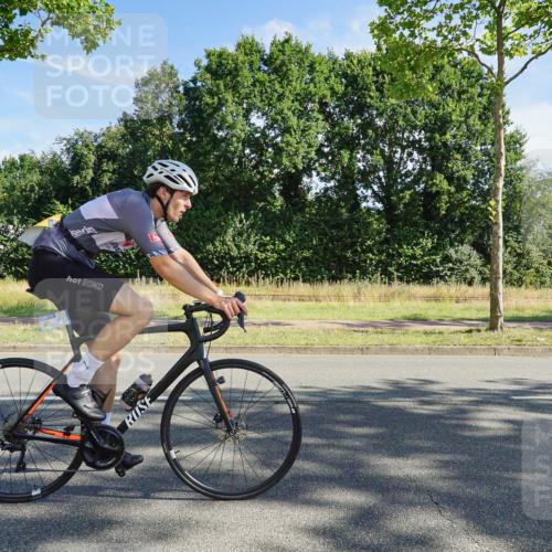 09.08.2026 - GEWOBA Citytriathlon Bremen Michael Burmester http://msf.ph/oto/9957841 09.08.2026 10:29:36 Radfahren 231, 295, 298, 300, 328, 363, 364, 379 meine-sportfotos.de