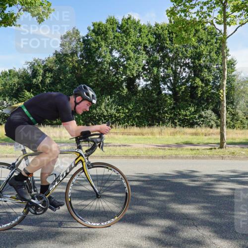 09.08.2026 - GEWOBA Citytriathlon Bremen Michael Burmester http://msf.ph/oto/9957868 09.08.2026 10:30:26 Radfahren 221, 294, 350, 382, 407, 520 meine-sportfotos.de