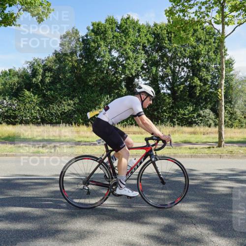 09.08.2026 - GEWOBA Citytriathlon Bremen Michael Burmester http://msf.ph/oto/9957871 09.08.2026 10:30:28 Radfahren 221, 294, 382, 407, 520 meine-sportfotos.de