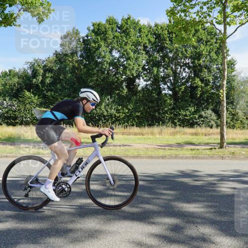 09.08.2026 - GEWOBA Citytriathlon Bremen Michael Burmester http://msf.ph/oto/9957910 09.08.2026 10:31:42 Radfahren 25, 125, 288, 344, 365, 397, 405, 430, 443, 458, 472, 489 meine-sportfotos.de
