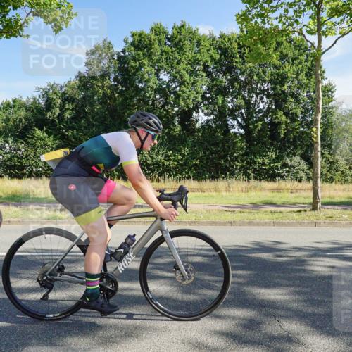09.08.2026 - GEWOBA Citytriathlon Bremen Michael Burmester http://msf.ph/oto/9957916 09.08.2026 10:31:49 Radfahren 25, 125, 288, 337, 344, 397, 405, 443, 458, 489 meine-sportfotos.de