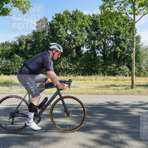 09.08.2026 - GEWOBA Citytriathlon Bremen Michael Burmester http://msf.ph/oto/9957919 09.08.2026 10:31:53 Radfahren 25, 337, 344, 443, 481, 482, 489 meine-sportfotos.de