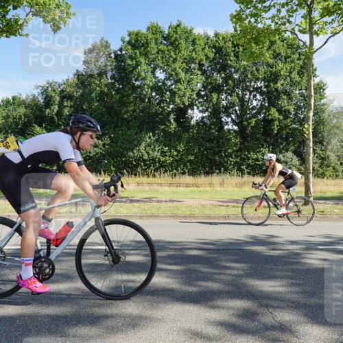 09.08.2026 - GEWOBA Citytriathlon Bremen Michael Burmester http://msf.ph/oto/9957938 09.08.2026 10:32:19 Radfahren 239, 249, 445, 456 meine-sportfotos.de