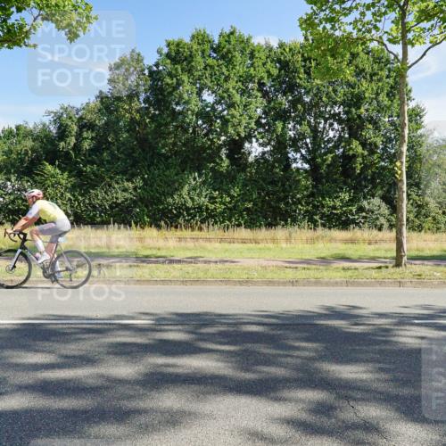 09.08.2026 - GEWOBA Citytriathlon Bremen Michael Burmester http://msf.ph/oto/9957940 09.08.2026 10:32:21 Radfahren 239, 249, 445, 456 meine-sportfotos.de