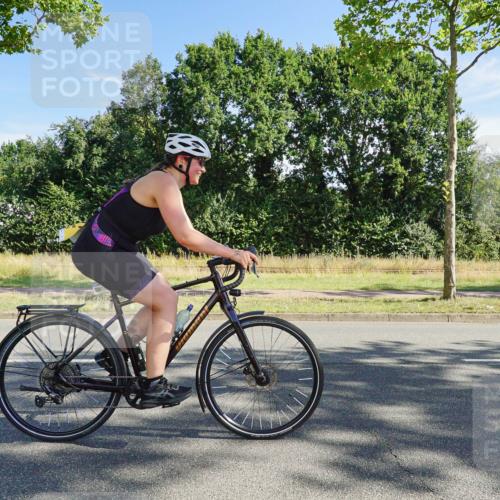 09.08.2026 - GEWOBA Citytriathlon Bremen Michael Burmester http://msf.ph/oto/9958013 09.08.2026 10:34:19 Radfahren 386, 477, 495 meine-sportfotos.de