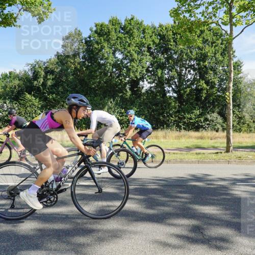 09.08.2026 - GEWOBA Citytriathlon Bremen Michael Burmester http://msf.ph/oto/9958056 09.08.2026 10:35:12 Radfahren 27, 129, 143, 169, 195, 326, 436, 440, 446, 467, 473, 476, 487, 513, 527 meine-sportfotos.de