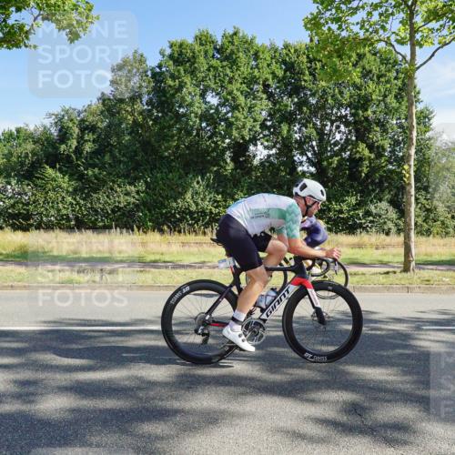 09.08.2026 - GEWOBA Citytriathlon Bremen Michael Burmester http://msf.ph/oto/9958071 09.08.2026 10:35:25 Radfahren 3, 15, 27, 57, 87, 129, 169, 175, 189, 195, 243, 326, 361, 436, 440, 467, 473, 476, 487, 504 meine-sportfotos.de