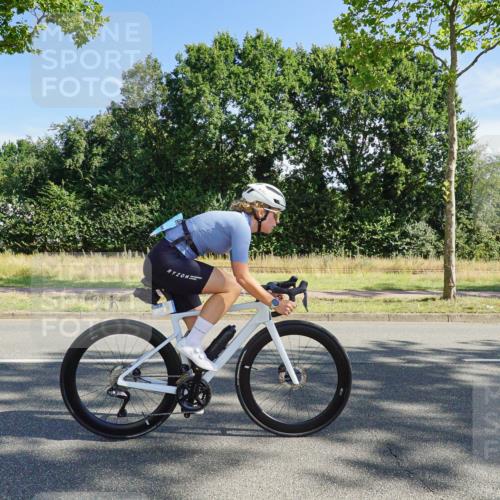 09.08.2026 - GEWOBA Citytriathlon Bremen Michael Burmester http://msf.ph/oto/9958073 09.08.2026 10:35:26 Radfahren 3, 15, 27, 57, 87, 129, 169, 175, 189, 195, 243, 326, 361, 436, 440, 467, 473, 487, 504 meine-sportfotos.de