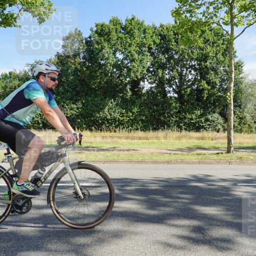 09.08.2026 - GEWOBA Citytriathlon Bremen Michael Burmester http://msf.ph/oto/9958079 09.08.2026 10:35:35 Radfahren 15, 37, 43, 57, 87, 141, 175, 181, 189, 217, 243, 361, 423, 504 meine-sportfotos.de
