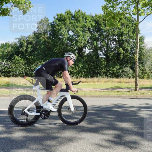 09.08.2026 - GEWOBA Citytriathlon Bremen Michael Burmester http://msf.ph/oto/9958080 09.08.2026 10:35:36 Radfahren 15, 37, 43, 57, 87, 141, 175, 181, 189, 217, 361, 423, 504, 509 meine-sportfotos.de