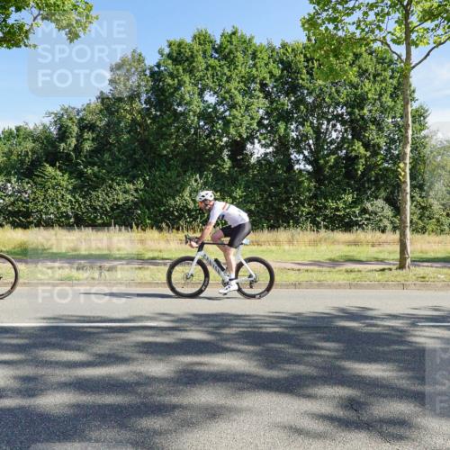 09.08.2026 - GEWOBA Citytriathlon Bremen Michael Burmester http://msf.ph/oto/9958084 09.08.2026 10:35:39 Radfahren 15, 37, 43, 57, 87, 107, 119, 141, 175, 181, 189, 217, 361, 423, 504, 509 meine-sportfotos.de