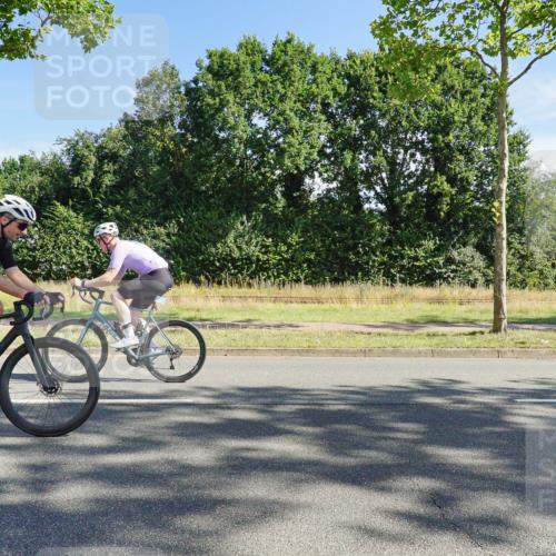 09.08.2026 - GEWOBA Citytriathlon Bremen Michael Burmester http://msf.ph/oto/9958091 09.08.2026 10:35:47 Radfahren 17, 29, 37, 43, 107, 119, 123, 141, 181, 201, 217, 241, 423, 462, 471, 509 meine-sportfotos.de