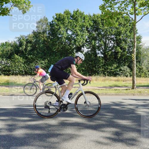 09.08.2026 - GEWOBA Citytriathlon Bremen Michael Burmester http://msf.ph/oto/9958093 09.08.2026 10:35:48 Radfahren 17, 29, 37, 43, 107, 119, 123, 141, 181, 201, 217, 241, 423, 462, 471, 494, 509 meine-sportfotos.de