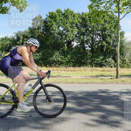 09.08.2026 - GEWOBA Citytriathlon Bremen Michael Burmester http://msf.ph/oto/9958121 09.08.2026 10:36:18 Radfahren 21, 23, 139, 179, 233, 390, 460, 480, 530 meine-sportfotos.de