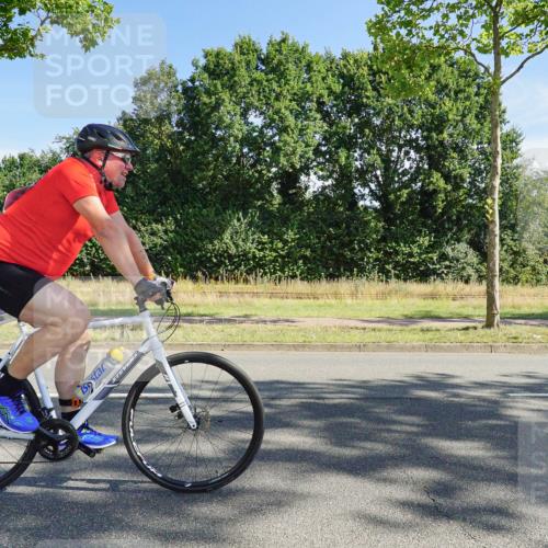 09.08.2026 - GEWOBA Citytriathlon Bremen Michael Burmester http://msf.ph/oto/9958137 09.08.2026 10:36:43 Radfahren 19, 41, 67, 93, 157, 163, 191, 223, 225, 235, 281, 349, 426, 491 meine-sportfotos.de
