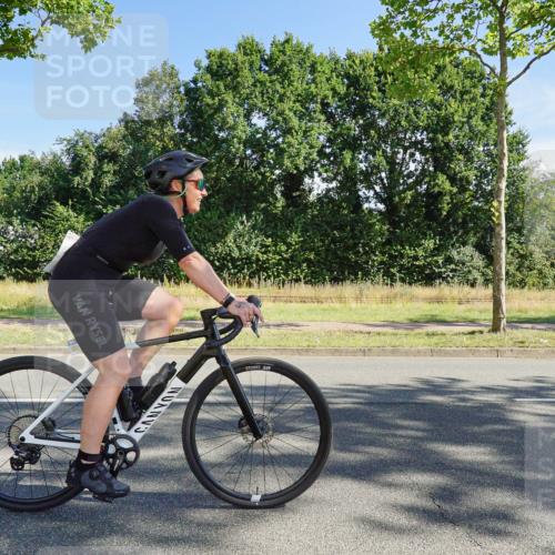 09.08.2026 - GEWOBA Citytriathlon Bremen Michael Burmester http://msf.ph/oto/9958141 09.08.2026 10:36:50 Radfahren 13, 33, 41, 67, 93, 111, 157, 191, 225, 235, 247, 281, 349, 426, 491 meine-sportfotos.de