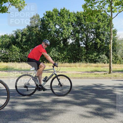 09.08.2026 - GEWOBA Citytriathlon Bremen Michael Burmester http://msf.ph/oto/9958148 09.08.2026 10:37:03 Radfahren 13, 31, 33, 55, 85, 111, 155, 205, 247 meine-sportfotos.de