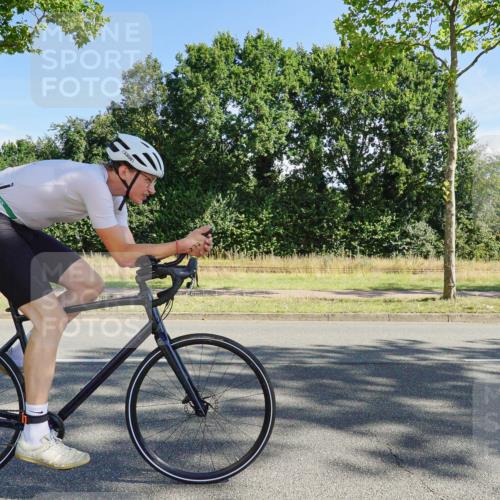 09.08.2026 - GEWOBA Citytriathlon Bremen Michael Burmester http://msf.ph/oto/9958170 09.08.2026 10:37:52 Radfahren 45, 229, 237, 387 meine-sportfotos.de
