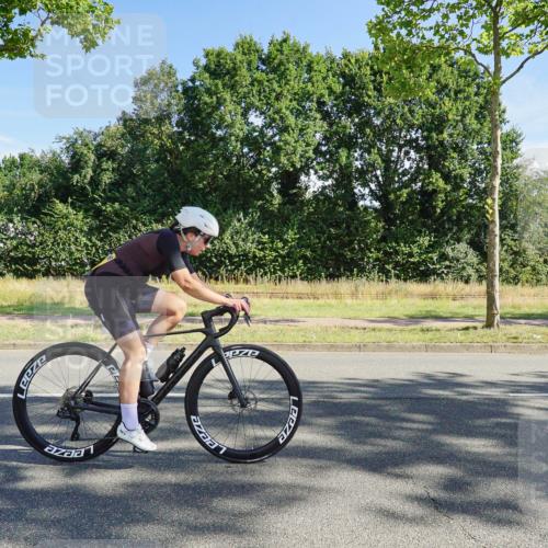 09.08.2026 - GEWOBA Citytriathlon Bremen Michael Burmester http://msf.ph/oto/9958173 09.08.2026 10:38:05 Radfahren 35, 75, 117, 149, 229, 310, 488 meine-sportfotos.de