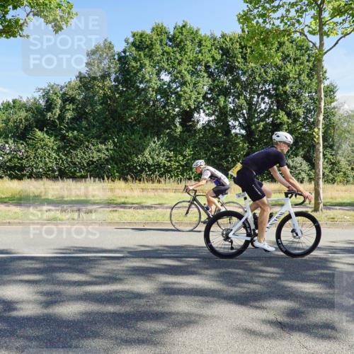 09.08.2026 - GEWOBA Citytriathlon Bremen Michael Burmester http://msf.ph/oto/9958175 09.08.2026 10:38:07 Radfahren 35, 75, 117, 149, 229, 310, 488 meine-sportfotos.de