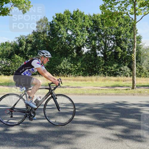 09.08.2026 - GEWOBA Citytriathlon Bremen Michael Burmester http://msf.ph/oto/9958197 09.08.2026 10:38:59 Radfahren 73, 351, 525 meine-sportfotos.de