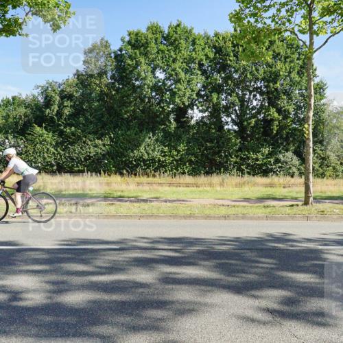 09.08.2026 - GEWOBA Citytriathlon Bremen Michael Burmester http://msf.ph/oto/9958199 09.08.2026 10:39:03 Radfahren 73, 351, 420, 525 meine-sportfotos.de