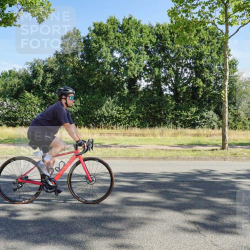 09.08.2026 - GEWOBA Citytriathlon Bremen Michael Burmester http://msf.ph/oto/9958227 09.08.2026 10:40:16 Radfahren 5, 77, 101, 115, 159, 165, 203, 485 meine-sportfotos.de