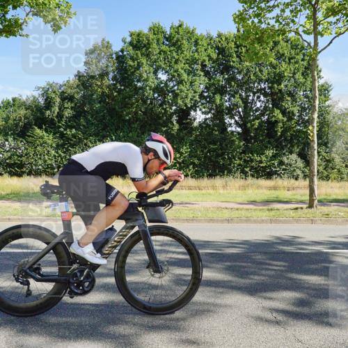 09.08.2026 - GEWOBA Citytriathlon Bremen Michael Burmester http://msf.ph/oto/9958236 09.08.2026 10:40:44 Radfahren 91, 284, 348, 416 meine-sportfotos.de