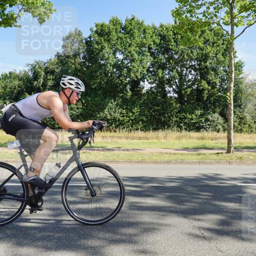 09.08.2026 - GEWOBA Citytriathlon Bremen Michael Burmester http://msf.ph/oto/9958239 09.08.2026 10:40:50 Radfahren 91, 284, 348, 416 meine-sportfotos.de