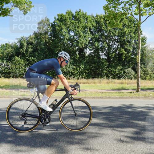 09.08.2026 - GEWOBA Citytriathlon Bremen Michael Burmester http://msf.ph/oto/9958271 09.08.2026 10:42:10 Radfahren 286, 291, 301, 358, 376, 415, 524 meine-sportfotos.de