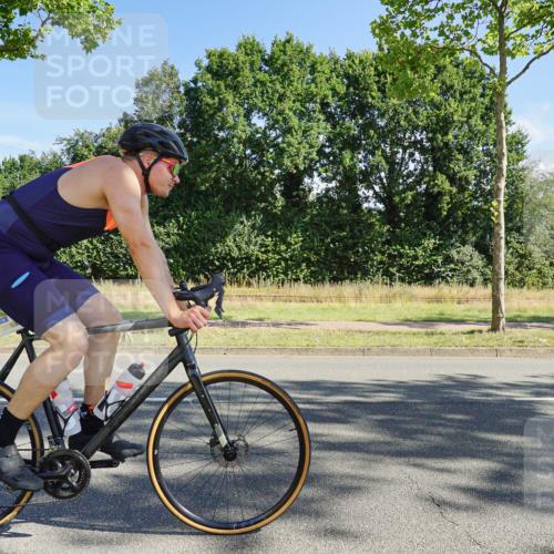 09.08.2026 - GEWOBA Citytriathlon Bremen Michael Burmester http://msf.ph/oto/9958288 09.08.2026 10:42:57 Radfahren 318, 323, 393, 529 meine-sportfotos.de