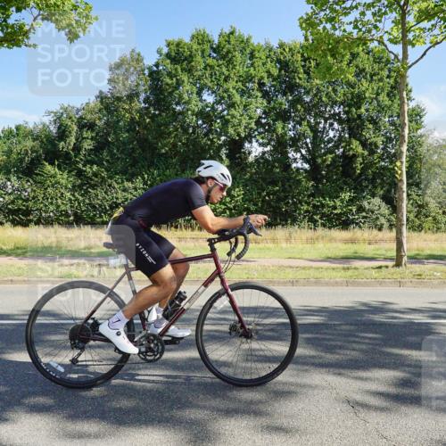 09.08.2026 - GEWOBA Citytriathlon Bremen Michael Burmester http://msf.ph/oto/9958299 09.08.2026 10:43:24 Radfahren 290, 315, 319, 321, 463 meine-sportfotos.de