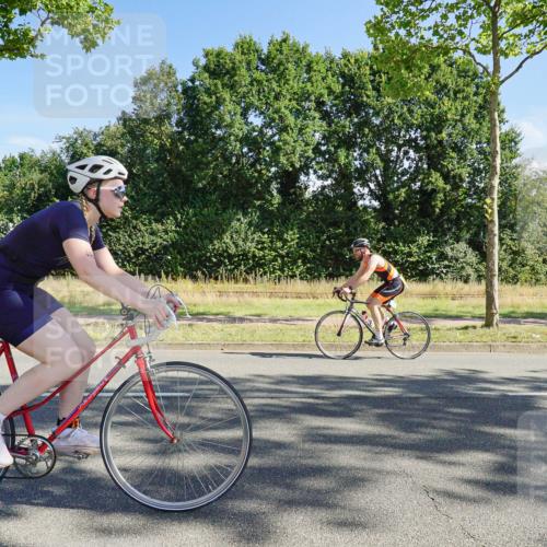 09.08.2026 - GEWOBA Citytriathlon Bremen Michael Burmester http://msf.ph/oto/9958311 09.08.2026 10:44:09 Radfahren 383, 441 meine-sportfotos.de