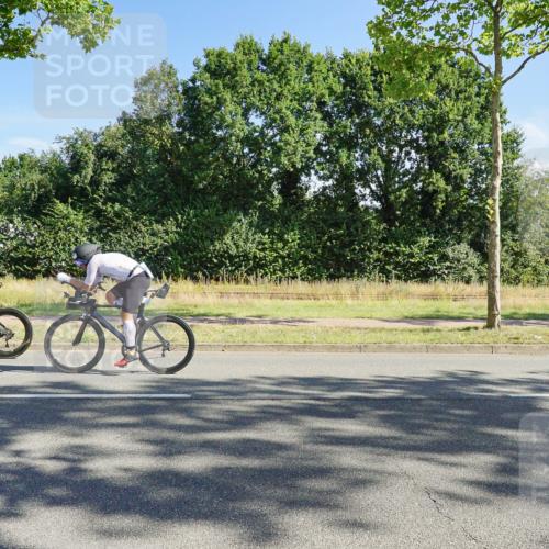 09.08.2026 - GEWOBA Citytriathlon Bremen Michael Burmester http://msf.ph/oto/9958315 09.08.2026 10:44:16 Radfahren 383, 441 meine-sportfotos.de