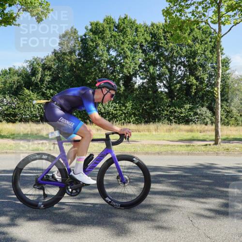 09.08.2026 - GEWOBA Citytriathlon Bremen Michael Burmester http://msf.ph/oto/9958343 09.08.2026 10:45:38 Radfahren 355, 400 meine-sportfotos.de